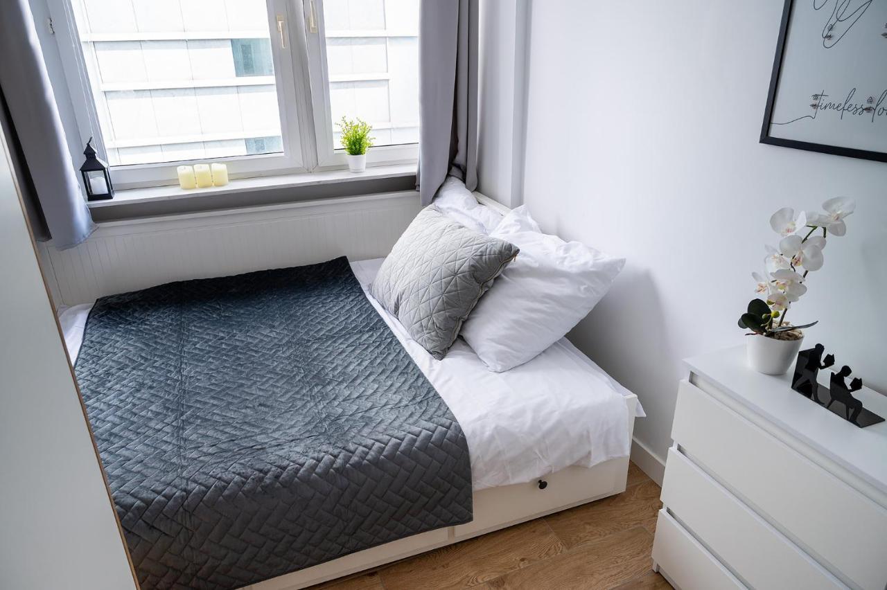 Sliska 3 - Studio - 100M Od Zlotych Tarasow Oraz 200M Od Dworca Centralnego, Piekny Widok Na Panorame Warszawy - Wifi - Smart Tv 55 Cali - Better Rental Βαρσοβία Εξωτερικό φωτογραφία