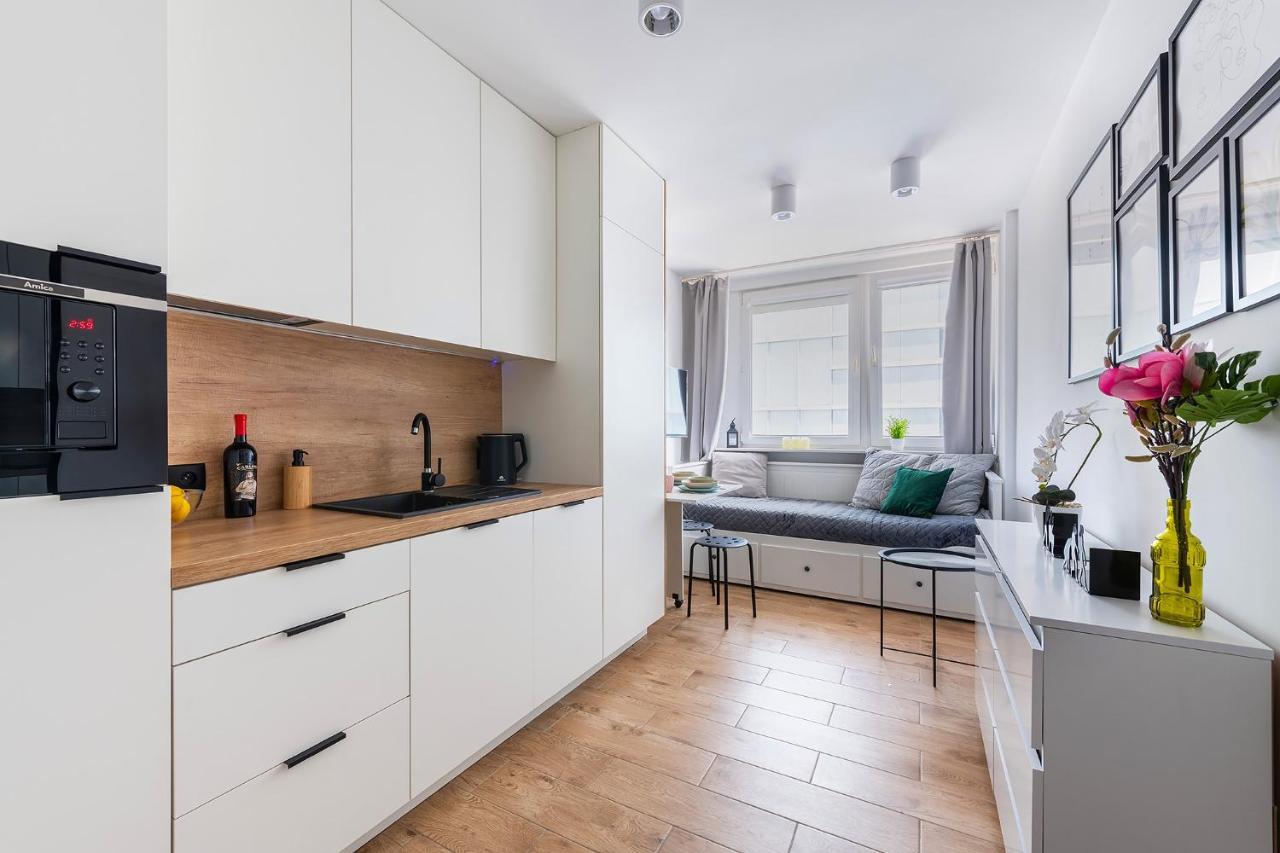 Sliska 3 - Studio - 100M Od Zlotych Tarasow Oraz 200M Od Dworca Centralnego, Piekny Widok Na Panorame Warszawy - Wifi - Smart Tv 55 Cali - Better Rental Βαρσοβία Εξωτερικό φωτογραφία